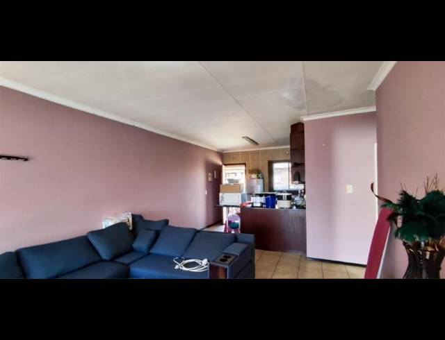 2 BEDROOM APARTMENT FOR SALE IN RAND COLLERIES